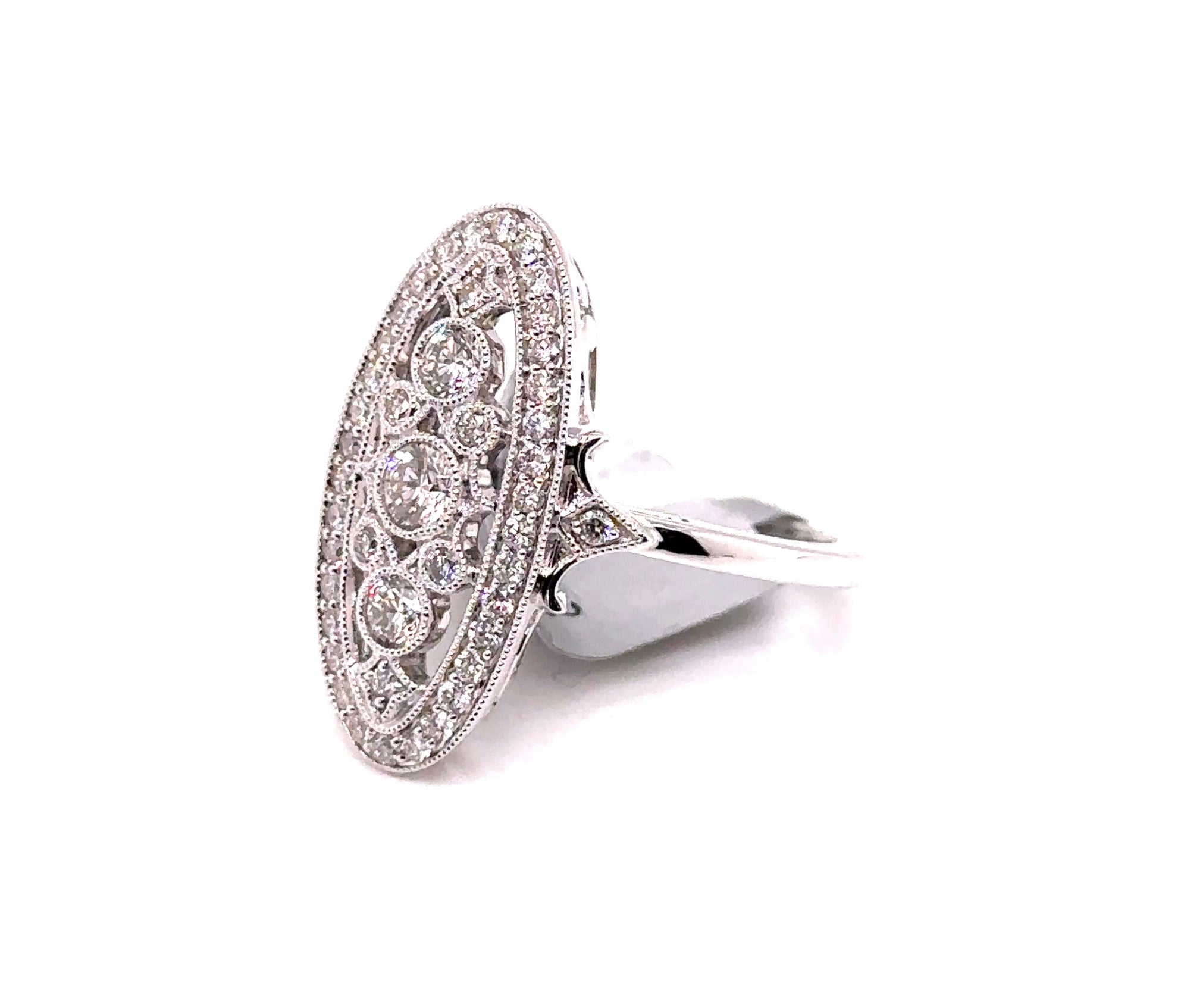14KW Custom Round Diamonds And Pattern Fashion Ring