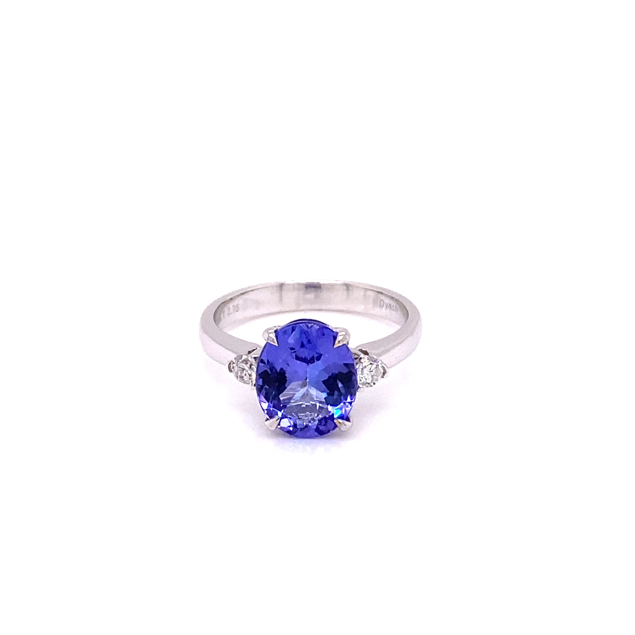 14KW Oval Blue Tanzanite With Diamonds Fashion Ring