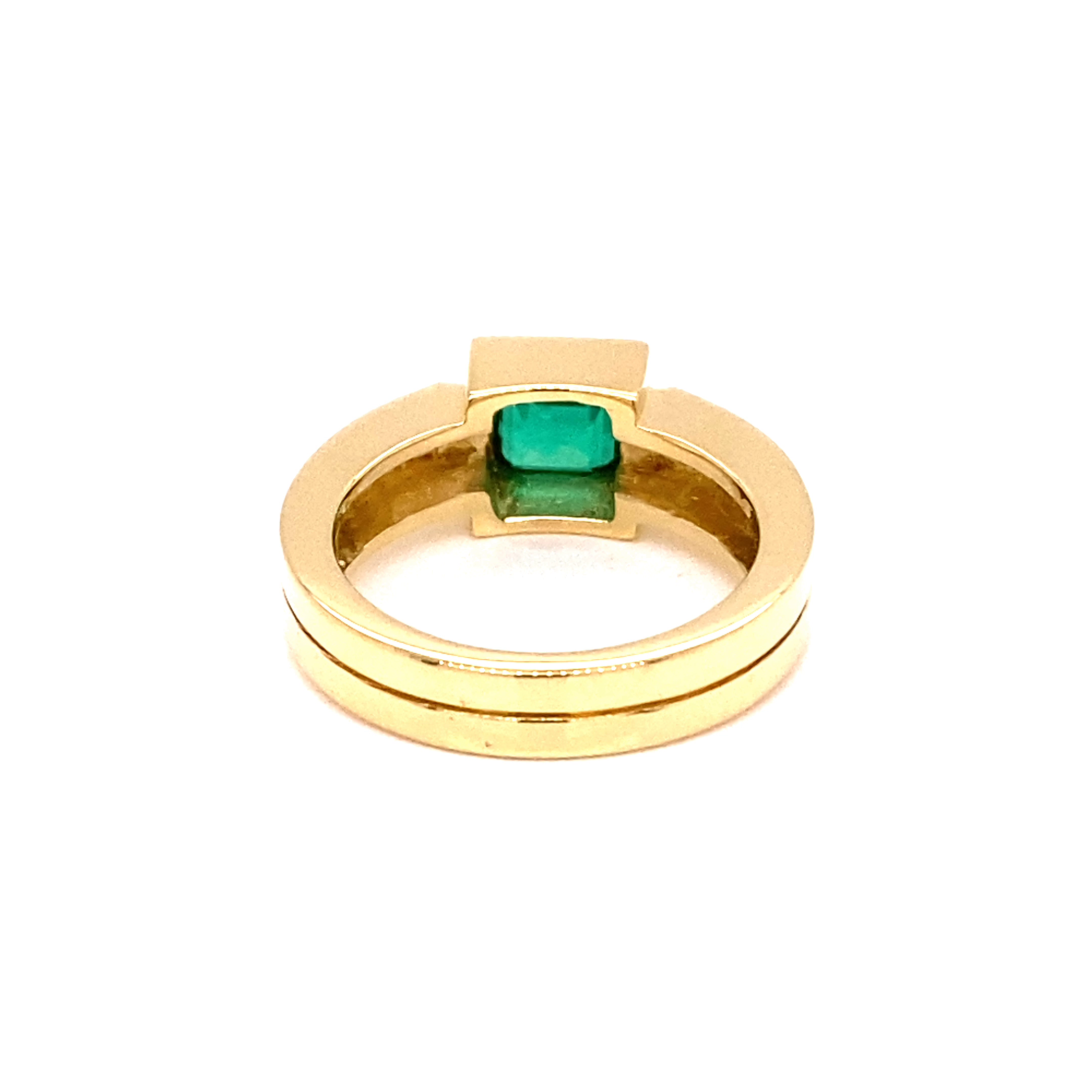 18KY Custom Emerald And Diamond Fashion Ring
