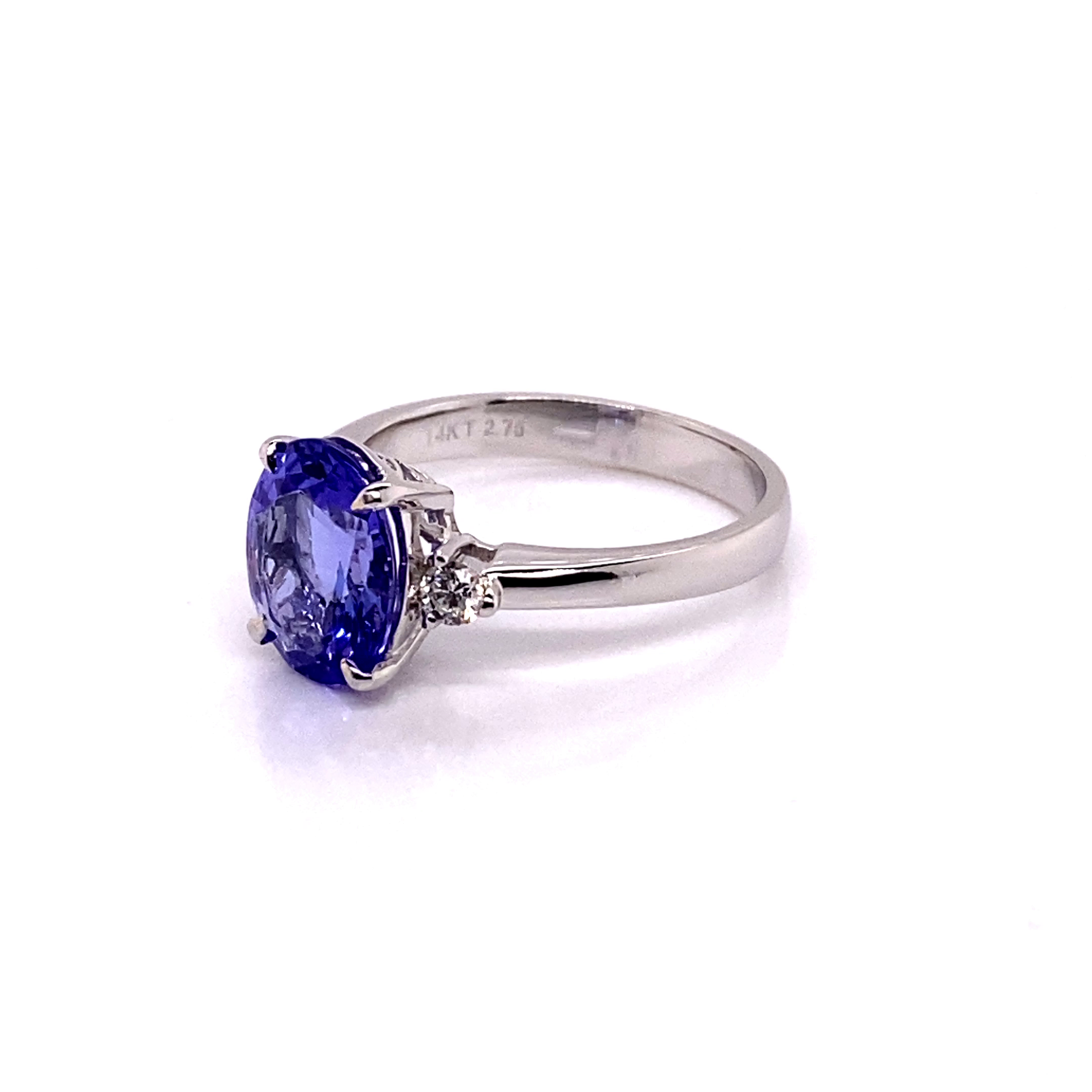 14KW Oval Cut Purple/Blue Tanzanite And Diamond Fashion Ring