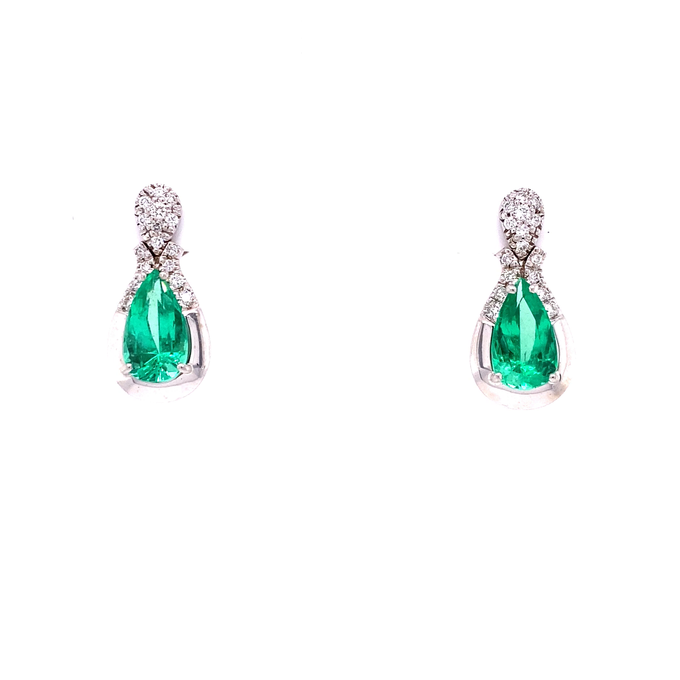 18KW Natural Pear Shaped Green Emeralds And Diamond Fashion Earrings