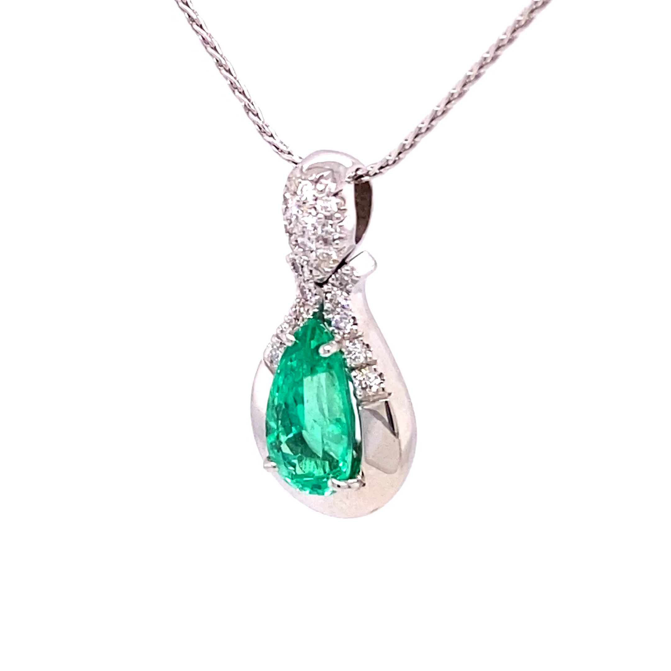 18KW Natural Green Emerald And Diamond Dangle Fashion Pendant