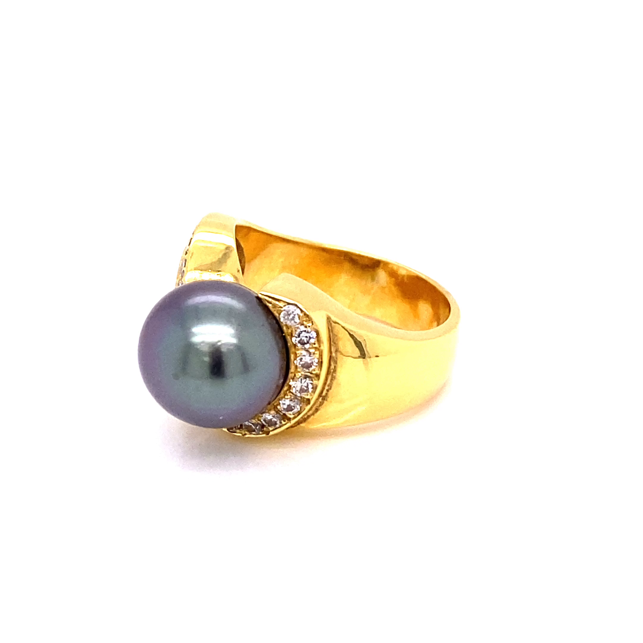 18K Yellow Gold Black Tahitian Pearl and Diamond Fashion Ring.