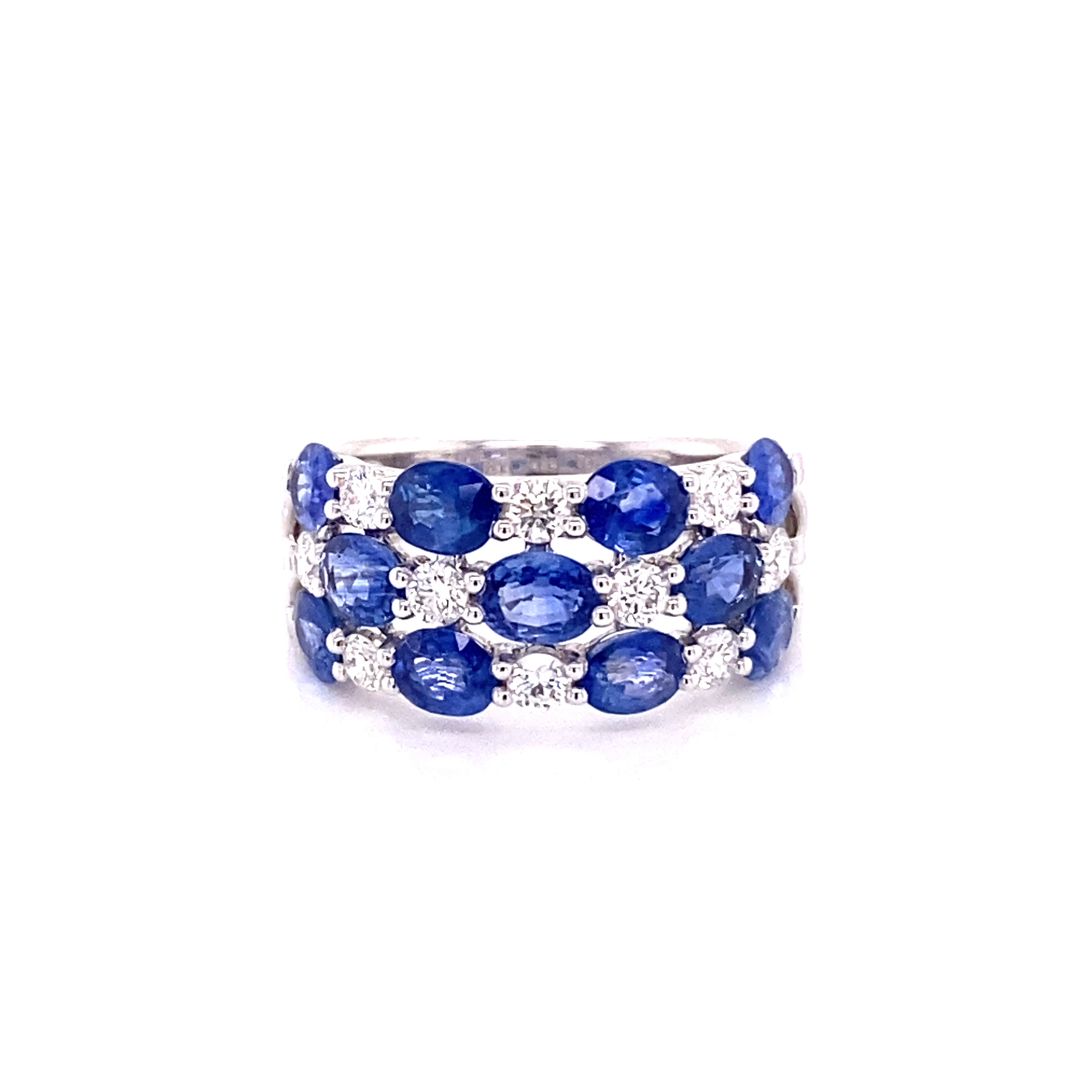 18KW Sapphire And Diamond Fashion Ring