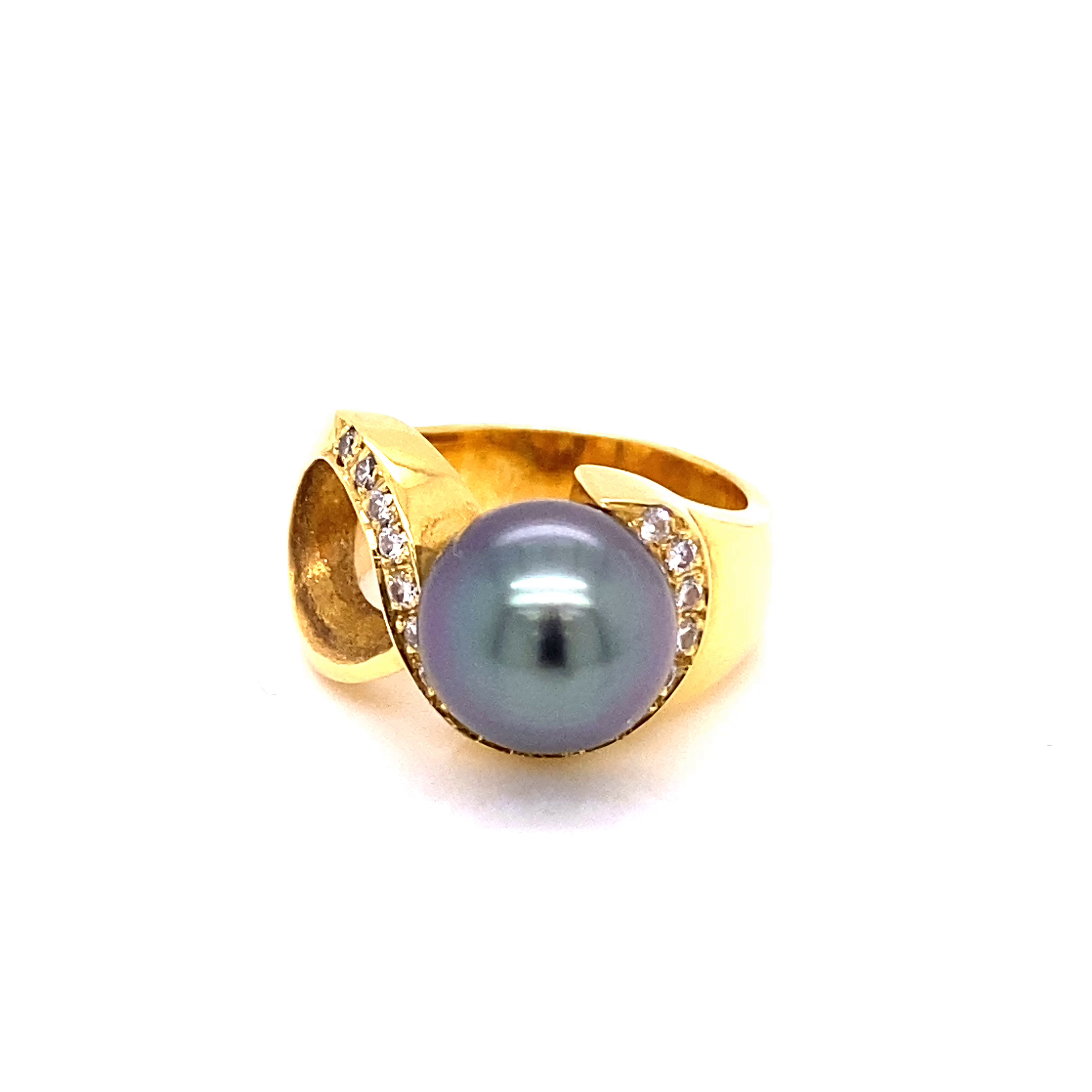 18K Yellow Gold Black Tahitian Pearl and Diamond Fashion Ring.